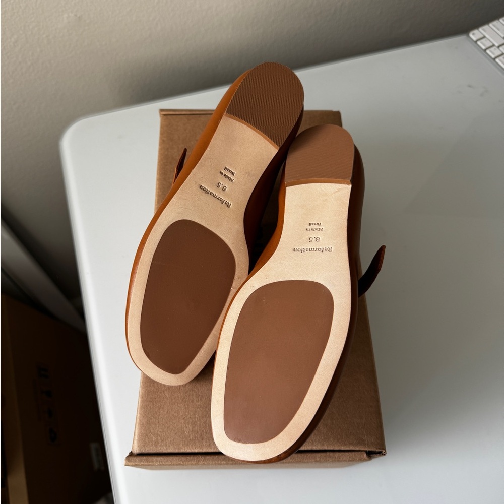 New in box Reformation size 6.5 Bethany Studded Rum Leather ballet flats - Picture 2 of 6